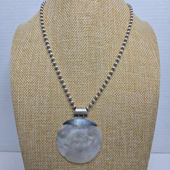 Sterling Silver Signed AZ Mother of Pearl Necklace 925 Italy - Picture 3 of 10